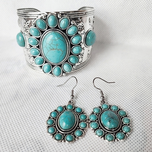 Oval Dyed Howlite Turquoise Color & Silver Tone Style Necklace Fashion Jewelry - Picture 7 of 8